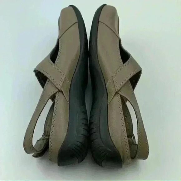 Easy street womens flats size 8 taupe faux leather - Picture 5 of 13